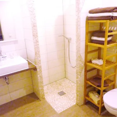 Apartment 100 Barenhole - #a43381